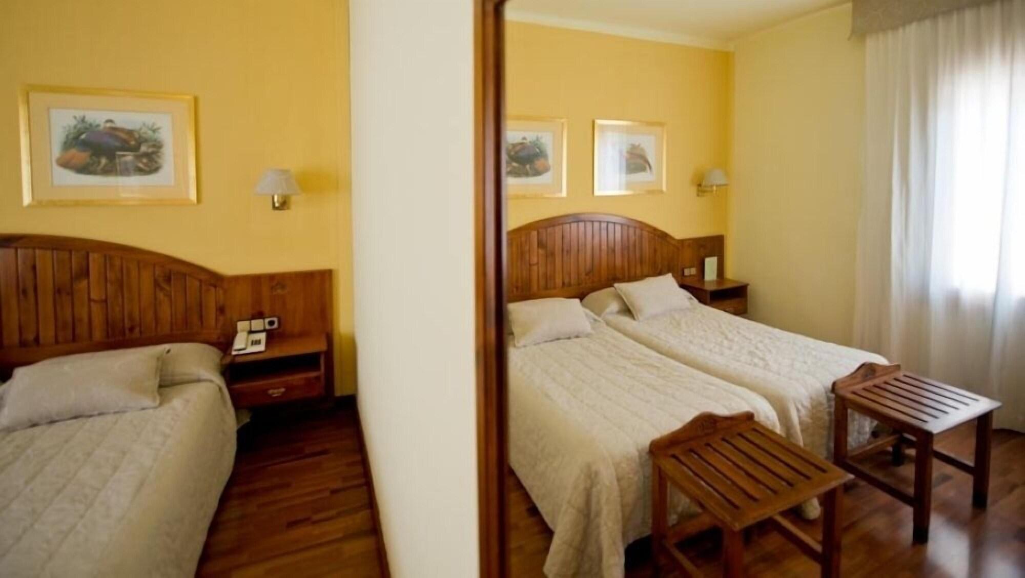 Hotel Restaurant Pessets & Spa Sort Exteriör bild
