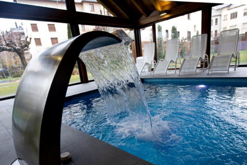 Hotel Restaurant Pessets & Spa Sort Exteriör bild