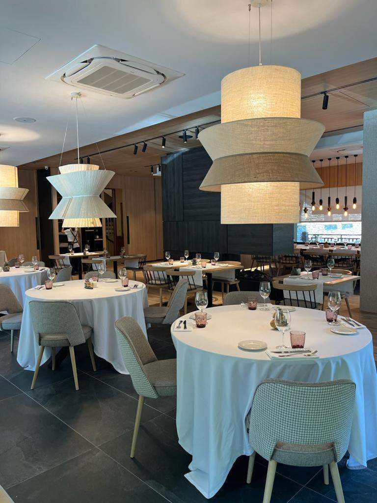 Hotel Restaurant Pessets & Spa Sort Exteriör bild