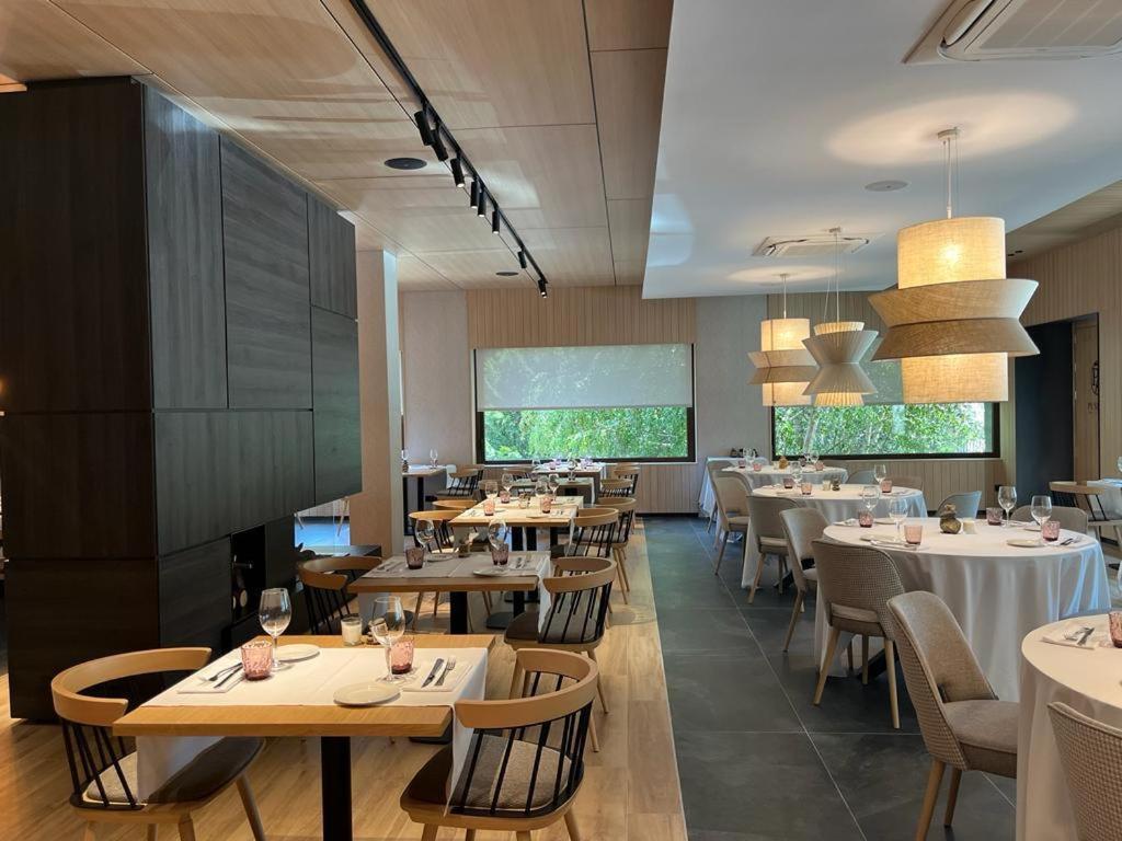 Hotel Restaurant Pessets & Spa Sort Exteriör bild