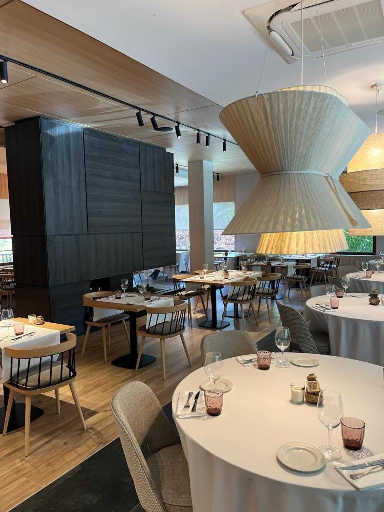 Hotel Restaurant Pessets & Spa Sort Exteriör bild