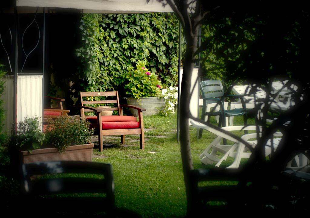 Hotel Restaurant Pessets & Spa Sort Exteriör bild