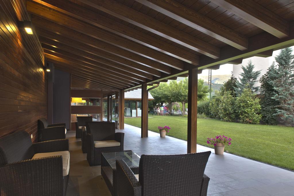 Hotel Restaurant Pessets & Spa Sort Exteriör bild