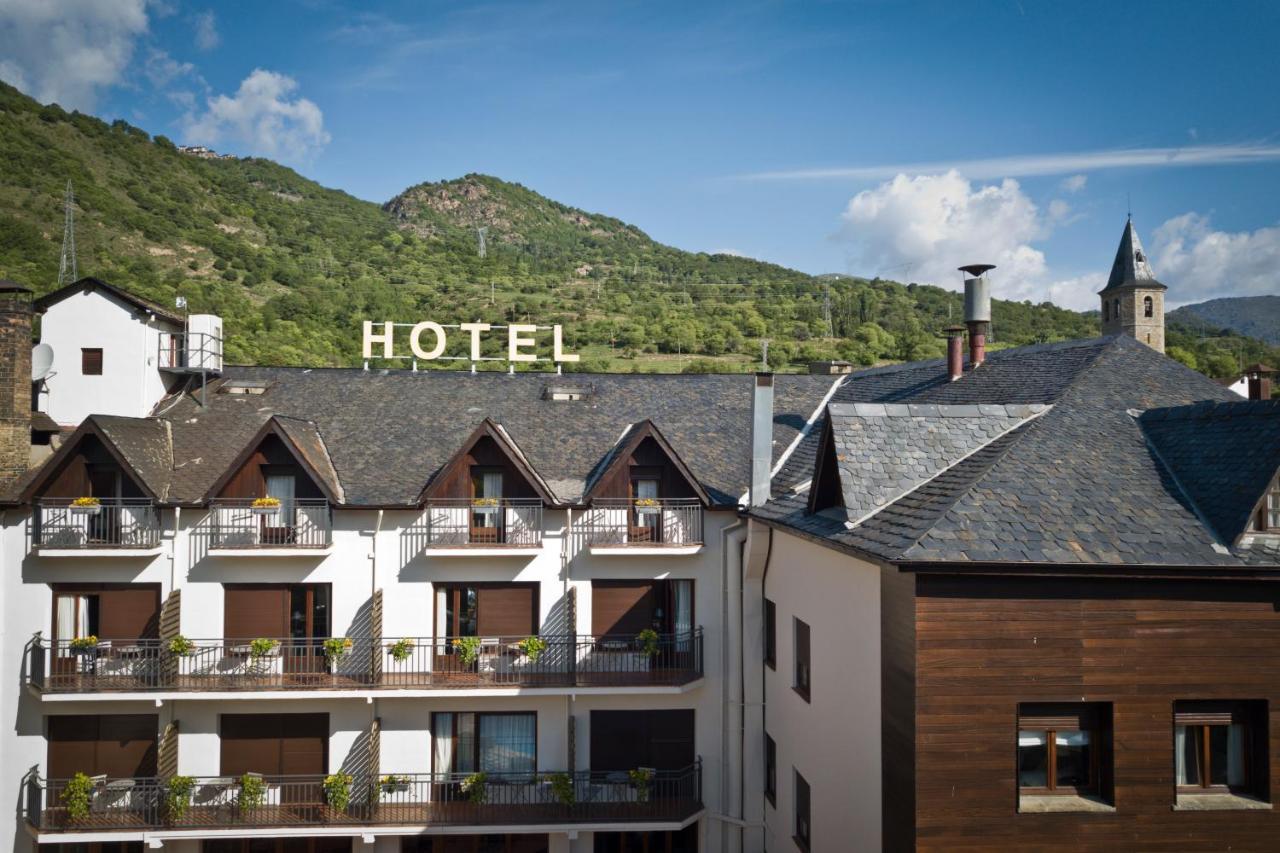 Hotel Restaurant Pessets & Spa Sort Exteriör bild