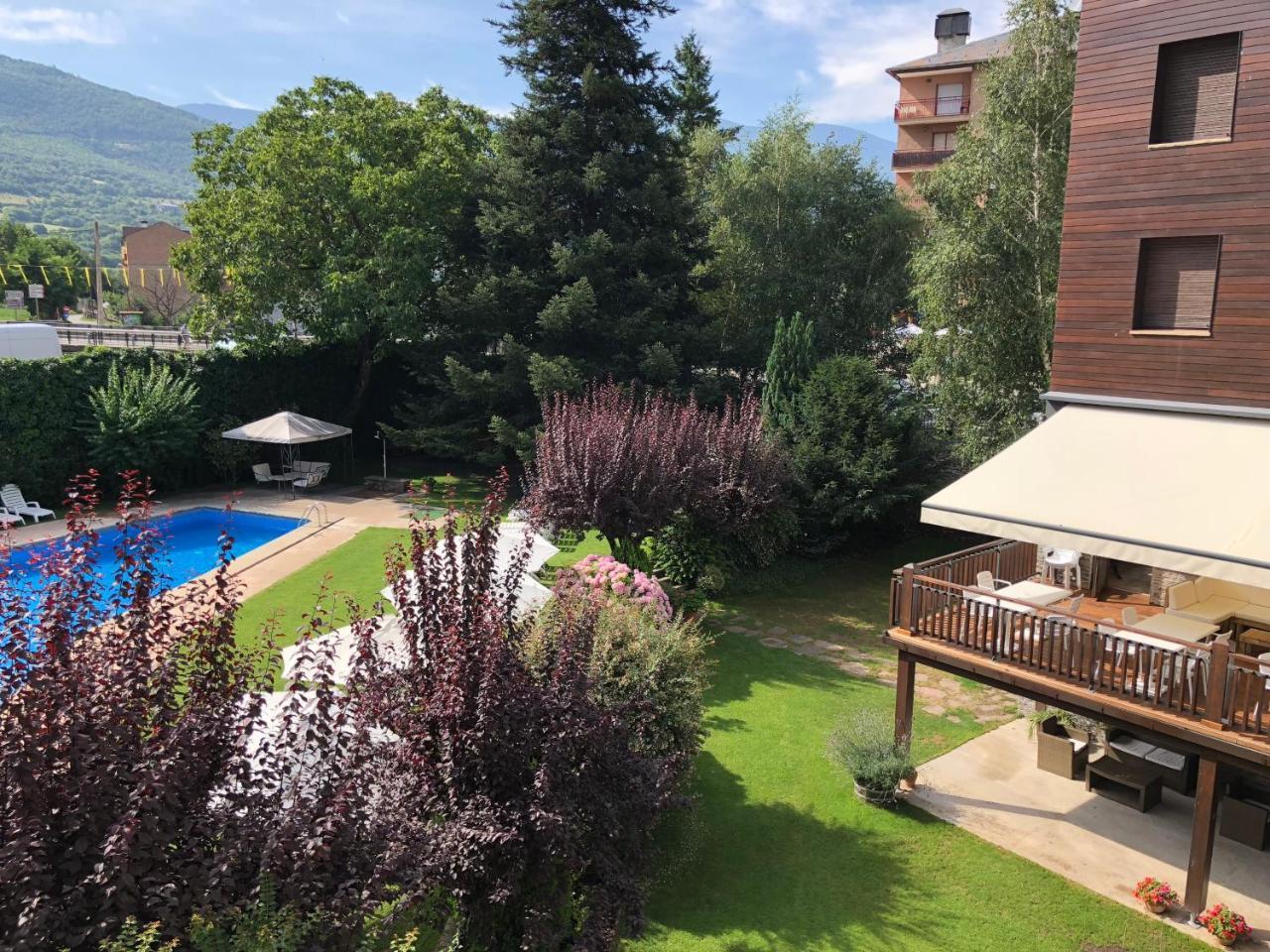 Hotel Restaurant Pessets & Spa Sort Exteriör bild