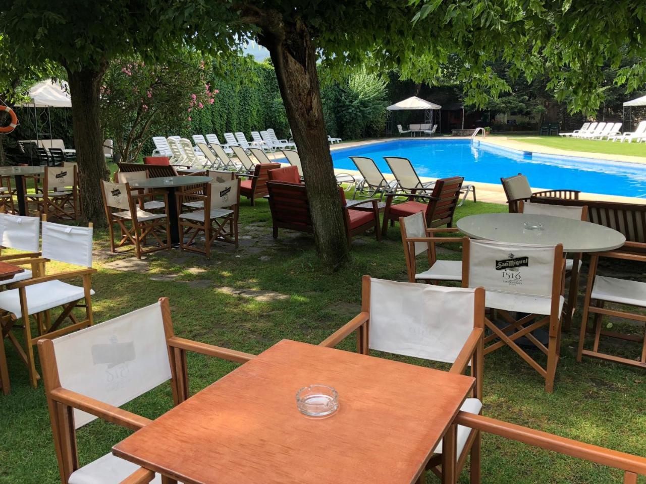 Hotel Restaurant Pessets & Spa Sort Exteriör bild