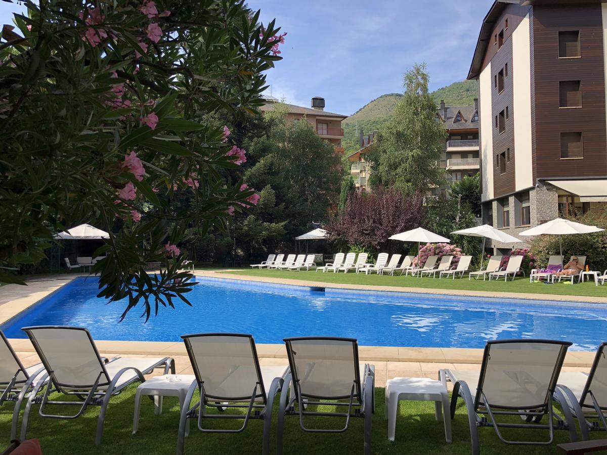 Hotel Restaurant Pessets & Spa Sort Exteriör bild